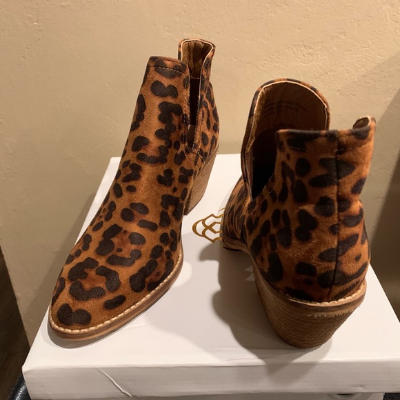 Beast BRAND NEW, IN BOX Cheetah BOOTIES - Picture 5 of 8